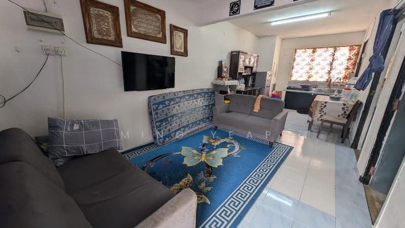 Flat for Sale at Flat Taman Ungku Tun Aminah - Ming Yeap - Living Room - PropertyGuru.com.my