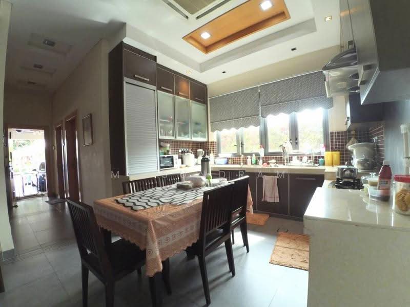 Bungalow House for Sale in Perdana Lakeview East (Cyberjaya) - M. Sundram - Kitchen - PropertyGuru.com.my