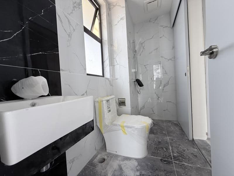 Kediaman Servis untuk Dijual di Arte Solaris @ Mont Kiara - Joanne Tan - Bathroom - PropertyGuru.com.my
