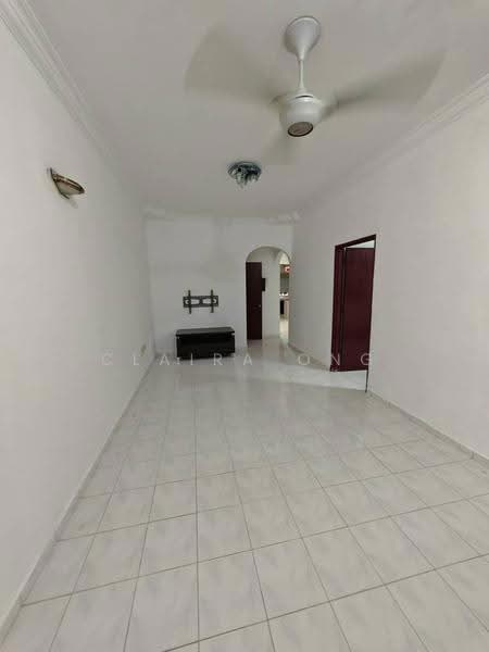 Rumah Teres 1-Tingkat untuk Disewa di Taman Daya (Johor Bahru) - Claira Ong - Living Room - PropertyGuru.com.my