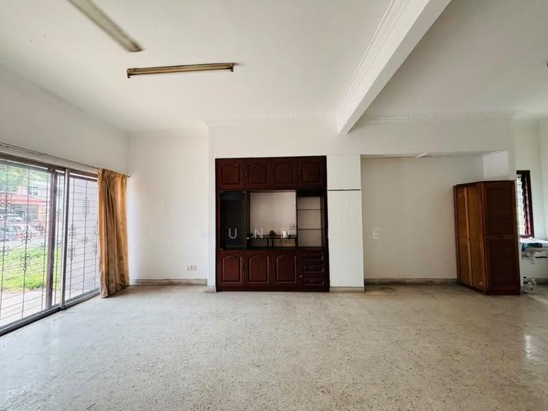 2-storey Terraced House for Sale in SS5 (Petaling Jaya) - Edmund Lee - Living Room - PropertyGuru.com.my