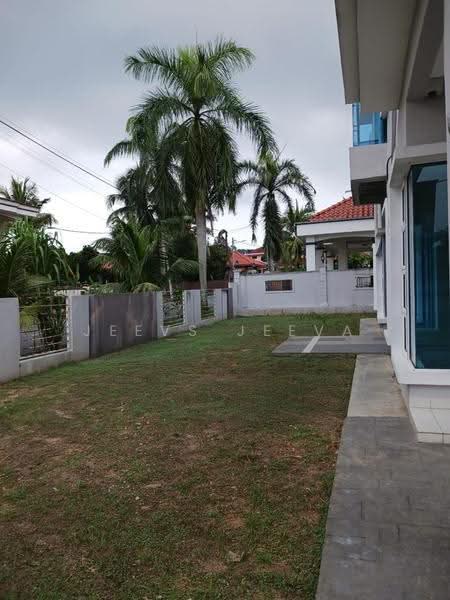 Rumah Berkembar untuk Dijual di Rasah (Negeri Sembilan) - Jeevs Jeeva - Exterior - PropertyGuru.com.my