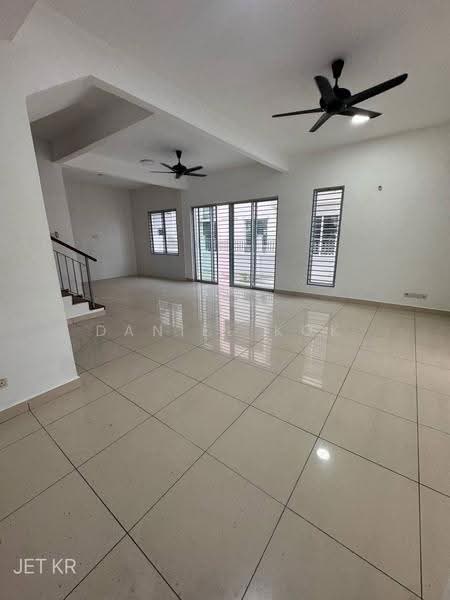 Rumah Kluster untuk Dijual di Bandar Parklands (Klang) - Daniel Kok - Living Room - PropertyGuru.com.my
