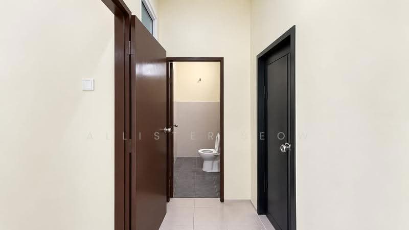 2-storey Terraced House for Rent in Taman Rambai Indah (Jenjarom) - Allister Seow - Bathroom - PropertyGuru.com.my