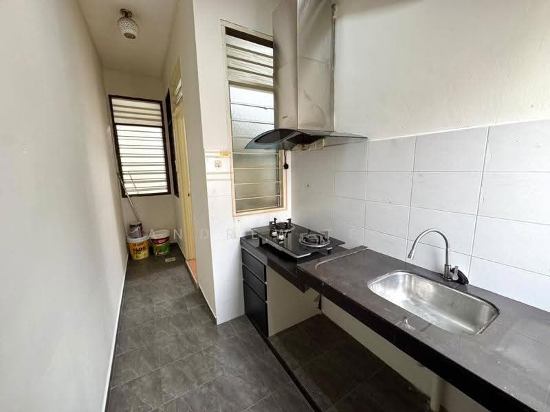1-storey Terraced House for Sale in Austin Crest (Johor Bahru) - Andrew Teo - Kitchen - PropertyGuru.com.my