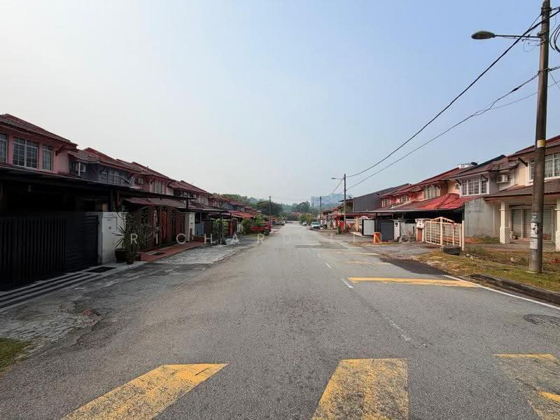 2-storey Terraced House for Sale in Seri Kembangan (Selangor) - Richard Ling - Exterior - PropertyGuru.com.my