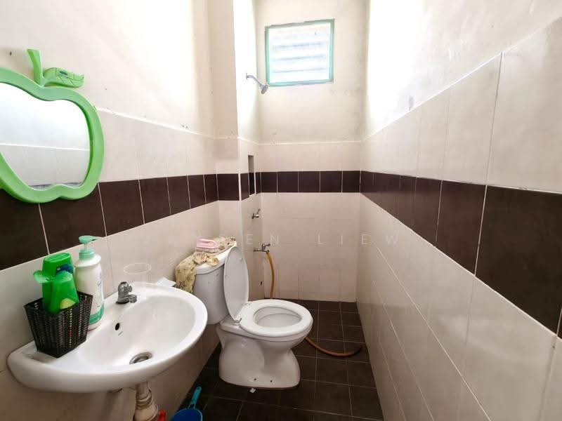 2-storey Terraced House for Sale in Bandar Jaya Putra (Johor Bahru) - Jayden Liew - Bathroom - PropertyGuru.com.my