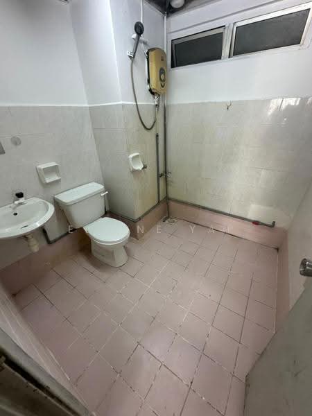 Pangsapuri untuk Dijual di Jasmine Court - Elaine Yap - Bathroom - PropertyGuru.com.my