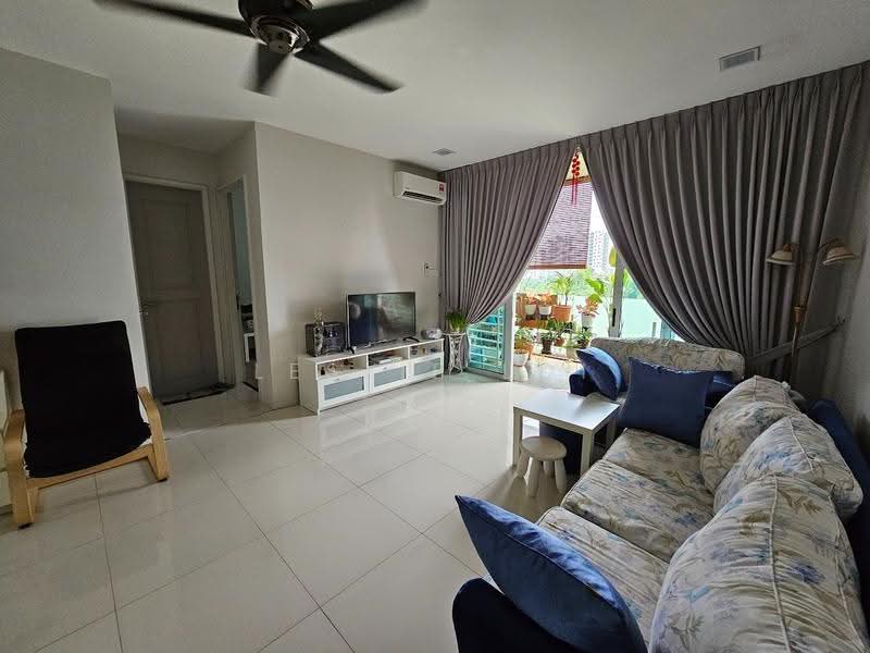 Kondominium untuk Dijual di Greenwich South - Leslie Loi - Living Room - PropertyGuru.com.my