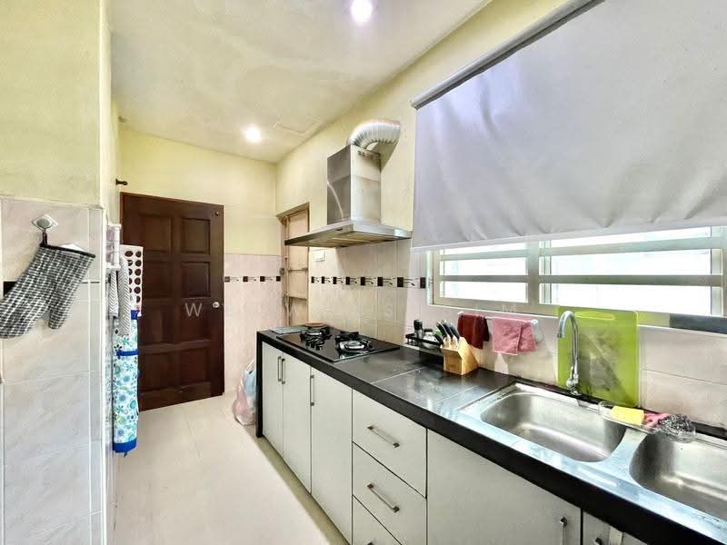 2-storey Terraced House for Sale in Sungai Tiram (Bayan Lepas) - Welwits Sim - Kitchen - PropertyGuru.com.my