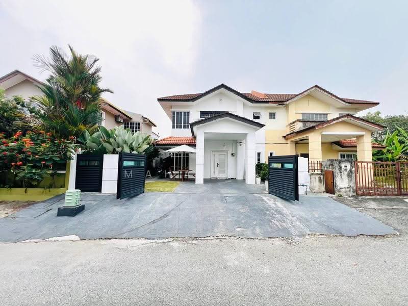 Rumah Berkembar untuk Dijual di Bukit Mahkota (Bangi) - Mahafiz . - Exterior - PropertyGuru.com.my