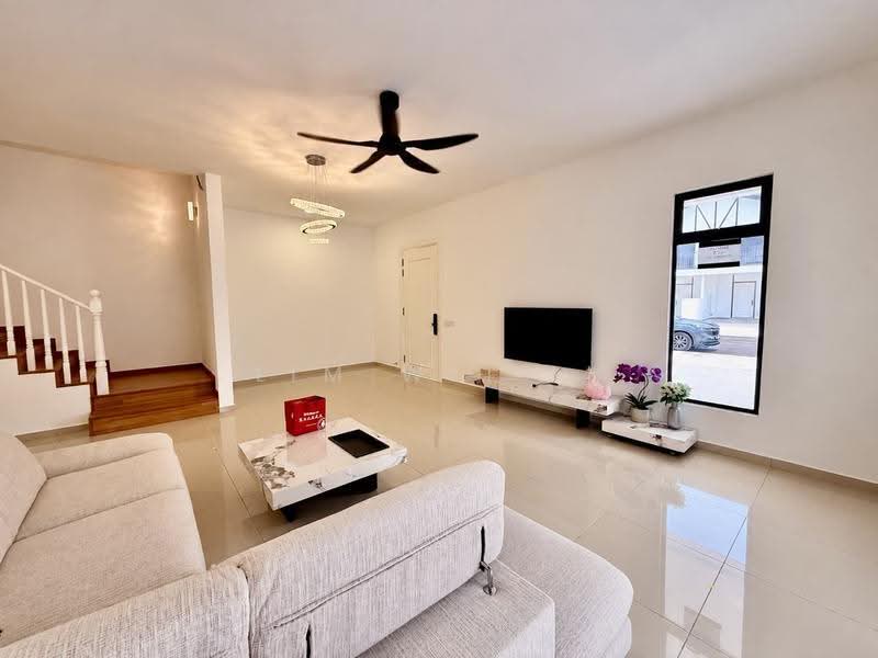 Cluster House for Rent in Taman Ekoflora (Johor Bahru) - Lim Wei Li - Living Room - PropertyGuru.com.my