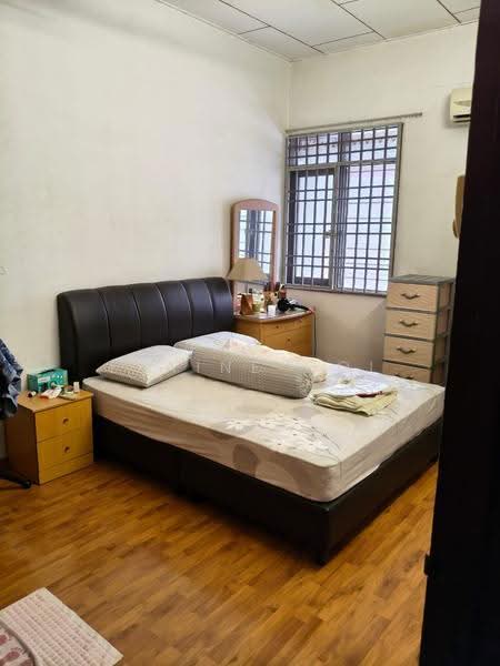 Rumah Teres 2-Tingkat untuk Dijual di Taman Lau Geok Swee (Ayer Itam) - Elaine Ooi - Bedroom - PropertyGuru.com.my