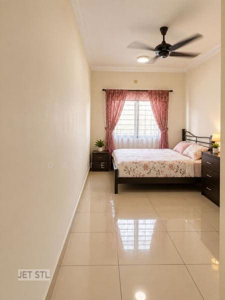 3-storey Terraced House for Sale in Setia Utama (Setia Alam) - Daniel Kok - Bedroom - PropertyGuru.com.my