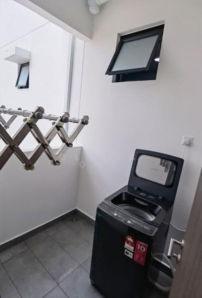 Kediaman Servis untuk Disewa di Twin Tower Residence - Claira Ong - Balcony - PropertyGuru.com.my