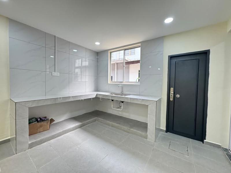 2-storey Terraced House for Sale in Taman Nusantara (Iskandar Puteri (Nusajaya)) - Daniel Yong - Kitchen - PropertyGuru.com.my