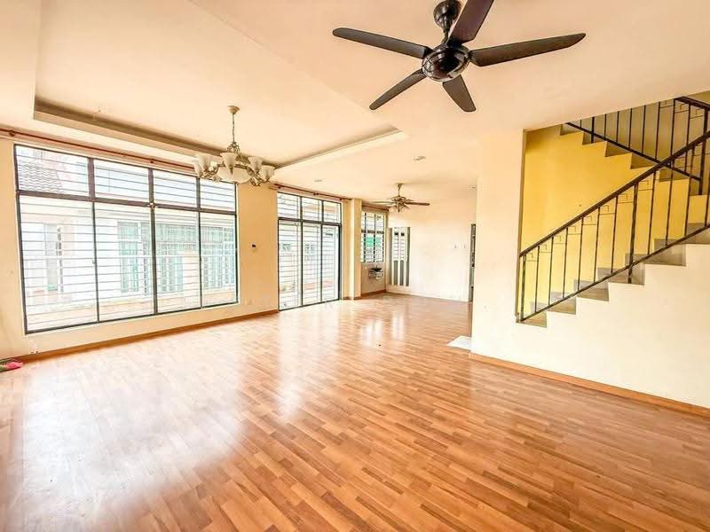 Rumah Berkembar untuk Dijual di Bandar Baru Nilai (Nilai) - Ester Poh. - Living Room - PropertyGuru.com.my