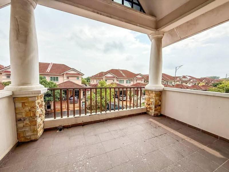 Rumah Berkembar untuk Dijual di Bandar Baru Nilai (Nilai) - Ester Poh. - Balcony - PropertyGuru.com.my