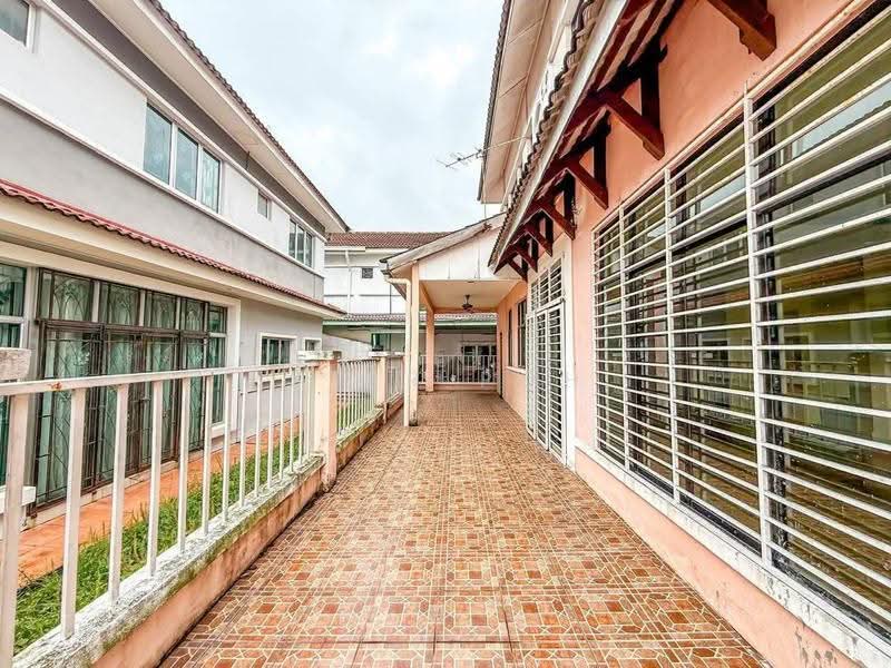 Rumah Berkembar untuk Dijual di Bandar Baru Nilai (Nilai) - Ester Poh. - Exterior - PropertyGuru.com.my