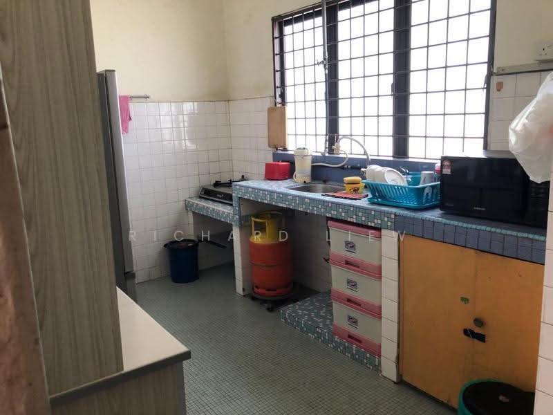 1-storey Terraced House for Sale in Seksyen 17 (Petaling Jaya) - Richard Liew - Kitchen - PropertyGuru.com.my
