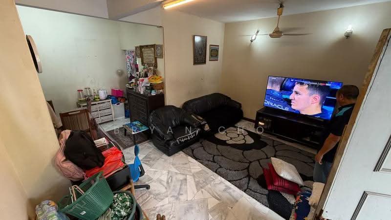 Rumah Teres 2-Tingkat untuk Dijual di Usj 6 (Subang Jaya) - Bryan Cho - Living Room - PropertyGuru.com.my
