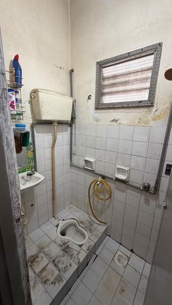 Rumah Teres 2-Tingkat untuk Dijual di Usj 6 (Subang Jaya) - Bryan Cho - Bathroom - PropertyGuru.com.my