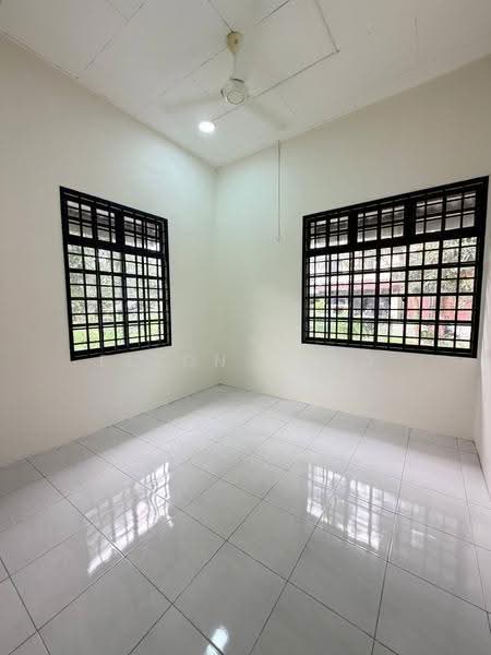 Semi-Detached House for Sale in Taman Rekamas 3 (Simpang Renggam) - Elson Yong - PropertyGuru.com.my