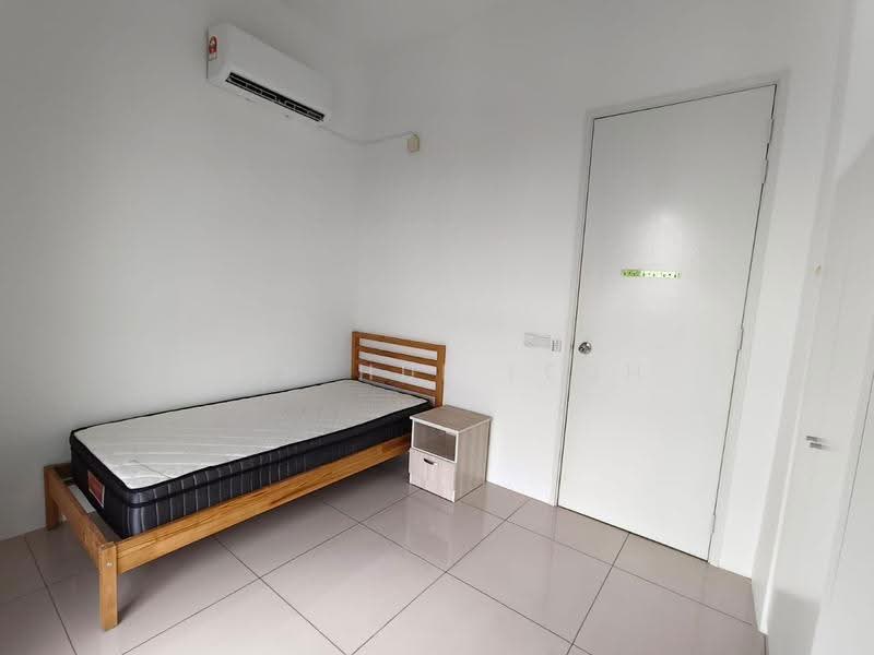 Kediaman Servis untuk Dijual di Mahkota Impian - Kah Hui Teoh - Bedroom - PropertyGuru.com.my
