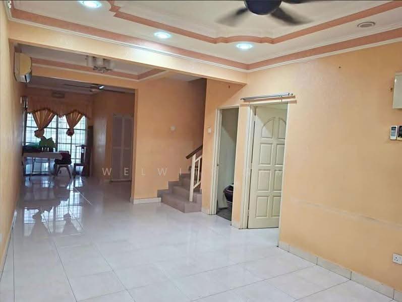 2-storey Terraced House for Sale in Taman Sungai Ara (Sungai Ara) - Welwits Sim - Living Room - PropertyGuru.com.my