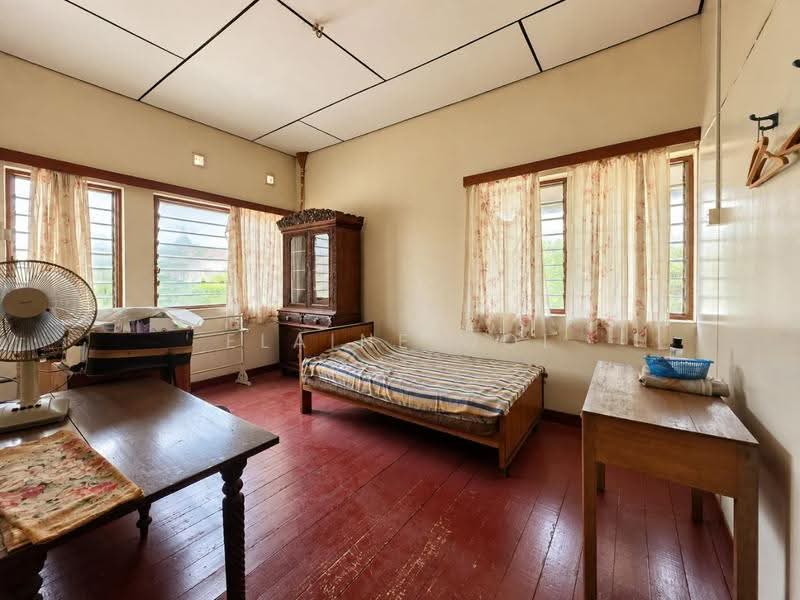 Semi-Detached House for Rent in Taman Guan Joo Seng (Jelutong) - Elaine Ooi - Bedroom - PropertyGuru.com.my