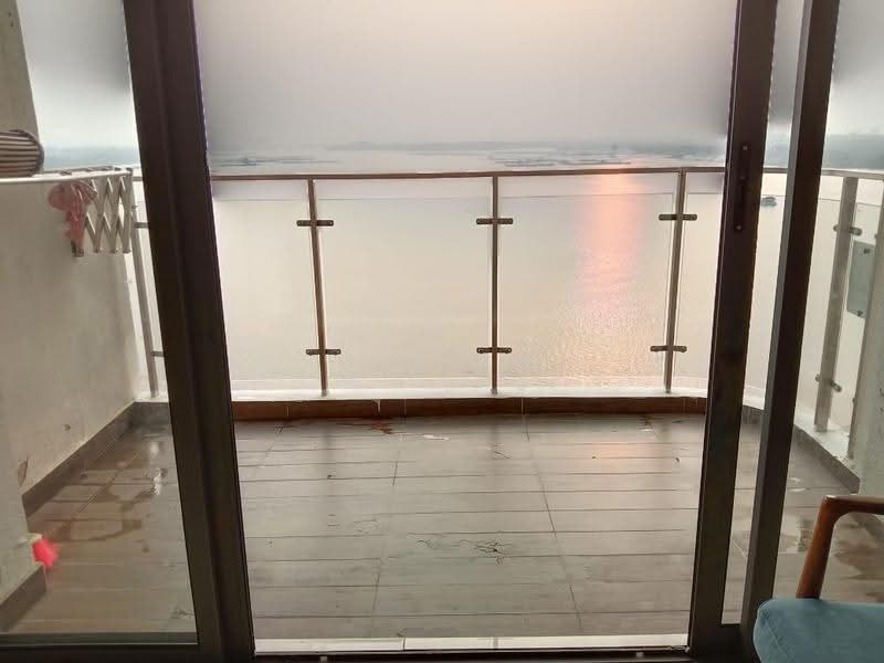 Condominium for Rent at Bay Laurel @ Country Garden Danga Bay - Daniel Tey - Balcony - PropertyGuru.com.my