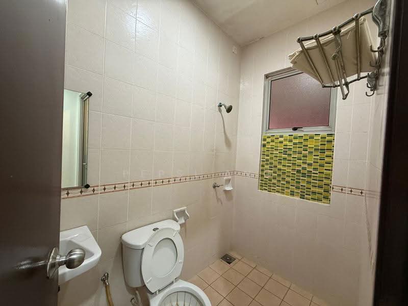 Rumah Berkembar untuk Dijual di Bandar Botanic (Klang) - Pepsi Ang - Bathroom - PropertyGuru.com.my
