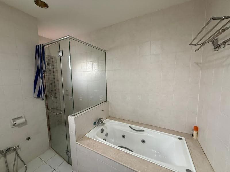 Rumah Berkembar untuk Dijual di Bandar Botanic (Klang) - Pepsi Ang - Bathroom - PropertyGuru.com.my