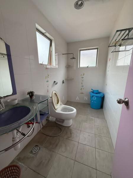 Rumah Berkembar untuk Dijual di Bandar Botanic (Klang) - Pepsi Ang - Bathroom - PropertyGuru.com.my
