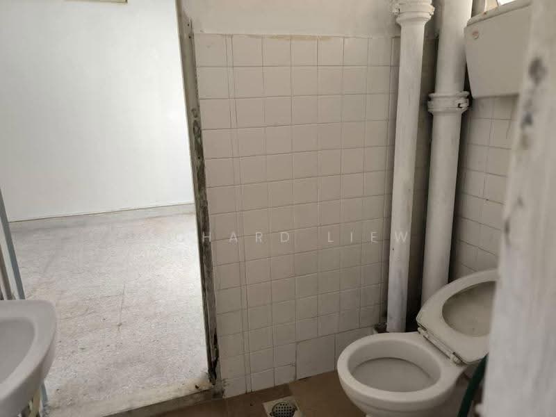 2-storey Terraced House for Sale in Seksyen 17 (Petaling Jaya) - Richard Liew - Bathroom - PropertyGuru.com.my