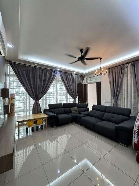 3-storey Terraced House for Sale in Taman Mount Austin (Tebrau) - Louis Chin - Living Room - PropertyGuru.com.my