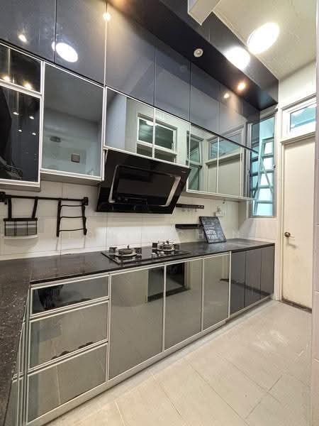 3-storey Terraced House for Sale in Taman Mount Austin (Tebrau) - Louis Chin - Kitchen - PropertyGuru.com.my