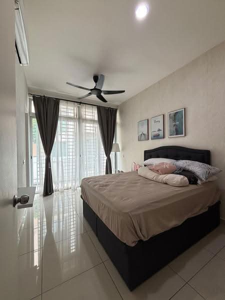 3-storey Terraced House for Sale in Taman Mount Austin (Tebrau) - Louis Chin - Bedroom - PropertyGuru.com.my
