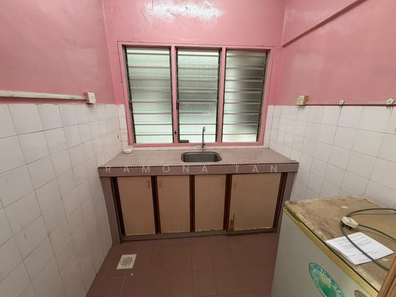 Flat for Sale at Malim Apartment - Ramona Tan - Kitchen - PropertyGuru.com.my