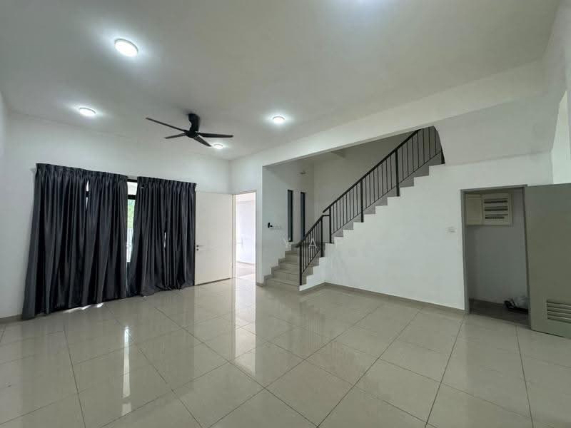 Rumah Teres 2-Tingkat untuk Disewa di Bandar Putra Kulai (Kulai) - JH Yap - Living Room - PropertyGuru.com.my