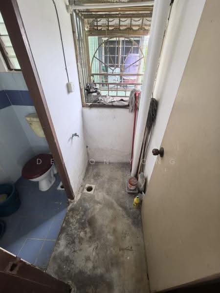 Apartment for Rent at Pangsapuri Baiduri - Denson Yong - Bathroom - PropertyGuru.com.my
