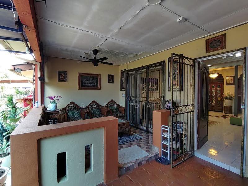 2-storey Terraced House for Sale in Kota Emerald (Rawang) - Ashraff Daniel - Entrance - PropertyGuru.com.my