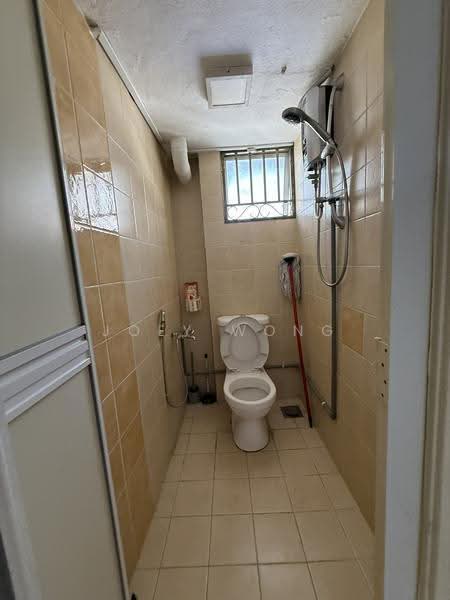 Shop for Rent in SS2 (Petaling Jaya) - Joey Wong - Bathroom - PropertyGuru.com.my