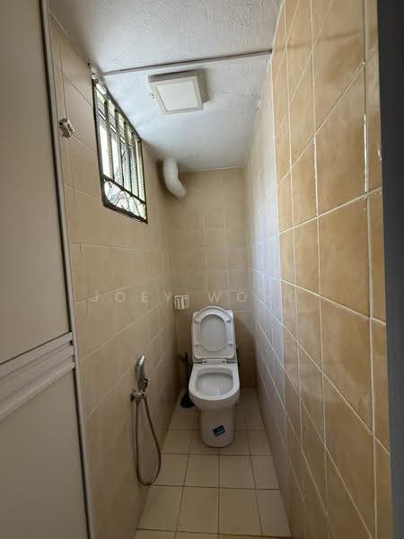 Shop for Rent in SS2 (Petaling Jaya) - Joey Wong - Bathroom - PropertyGuru.com.my