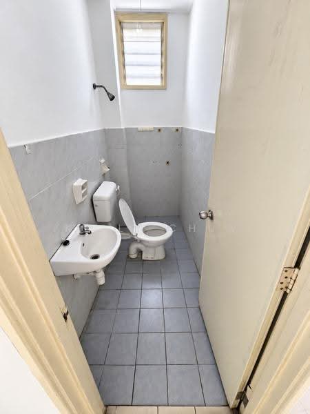 Rumah Teres 2-Tingkat untuk Disewa di Ukay Bistari (Ulu Kelang) - Kelly Chua - Bathroom - PropertyGuru.com.my