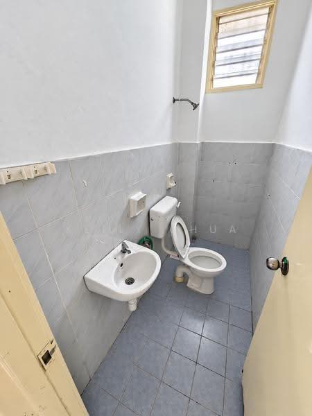 Rumah Teres 2-Tingkat untuk Disewa di Ukay Bistari (Ulu Kelang) - Kelly Chua - Bathroom - PropertyGuru.com.my