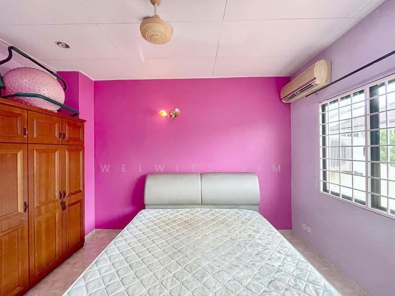 2-storey Terraced House for Sale in Desa Ria (Sungai Ara) - Welwits Sim - Bedroom - PropertyGuru.com.my