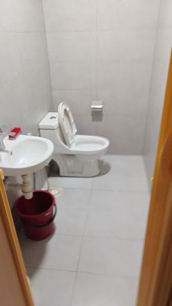 Condominium for Sale at The Holmes 2 - Jim Tan - Bathroom - PropertyGuru.com.my