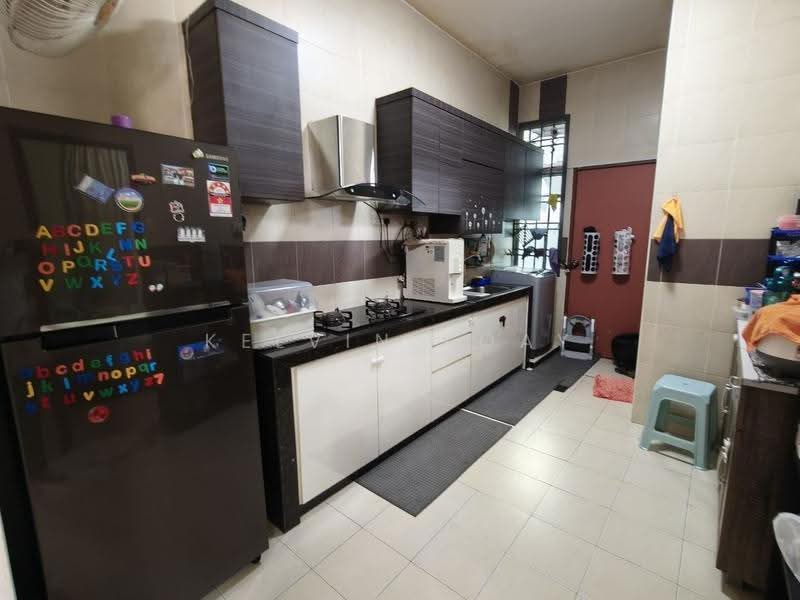 Rumah Teres 2-Tingkat untuk Dijual di Taman Bestari Indah (Ulu Tiram) - Kelvin Koay - Kitchen - PropertyGuru.com.my