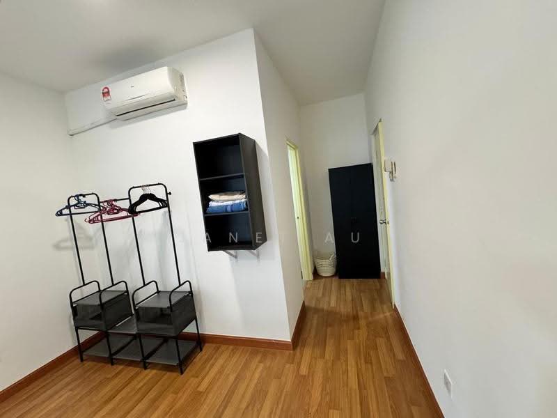 Kediaman Servis untuk Dijual di Garden @ One South - Janet Au - Corridor - PropertyGuru.com.my